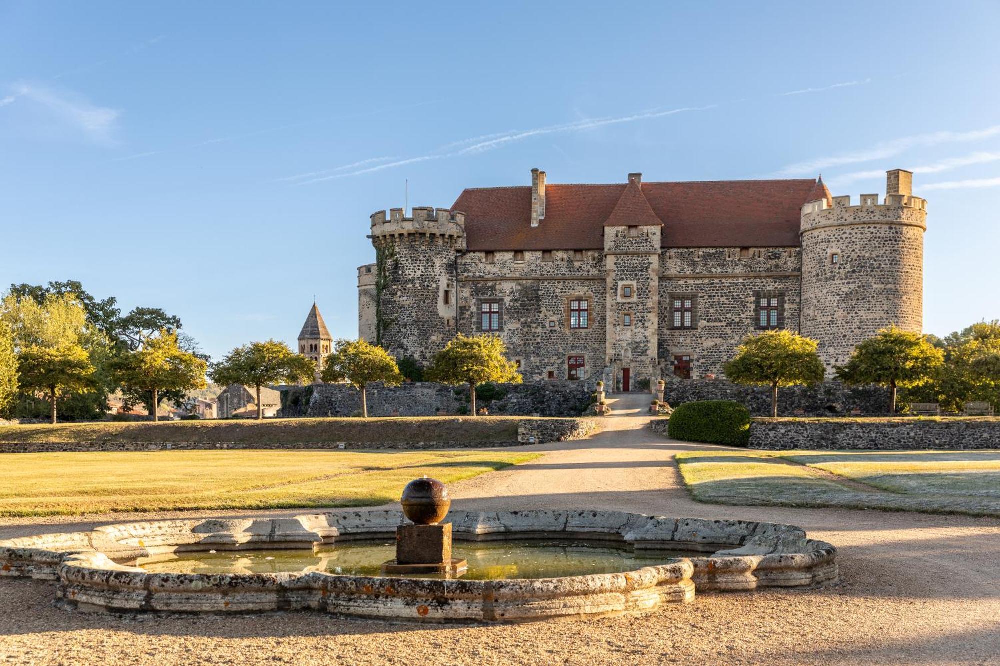 Chateau Royal De Saint-Saturnin Saint-Saturnin (Puy-de-Dome) Exterior foto