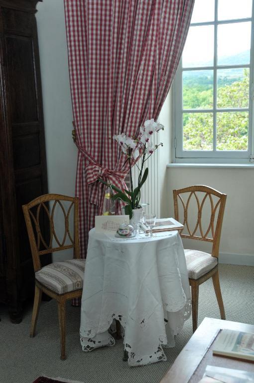 Chateau Royal De Saint-Saturnin Saint-Saturnin (Puy-de-Dome) Quarto foto