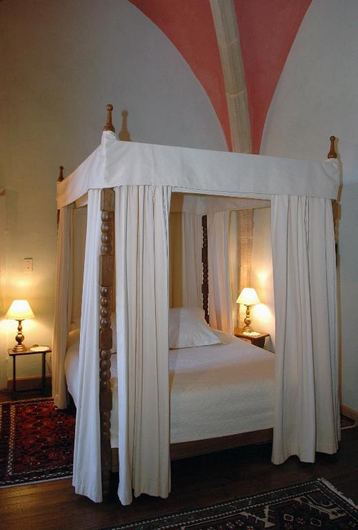Chateau Royal De Saint-Saturnin Saint-Saturnin (Puy-de-Dome) Quarto foto